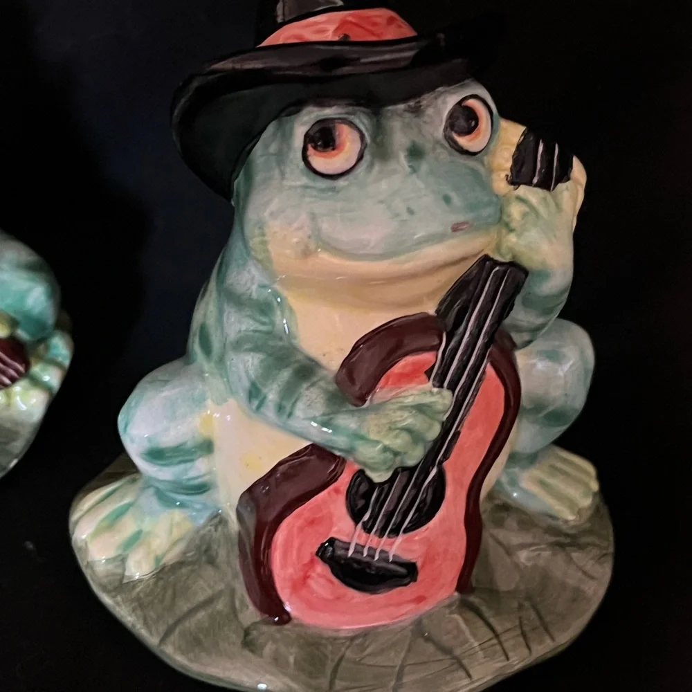Charming Frog Musician salt and pepper shakers- Green and Black